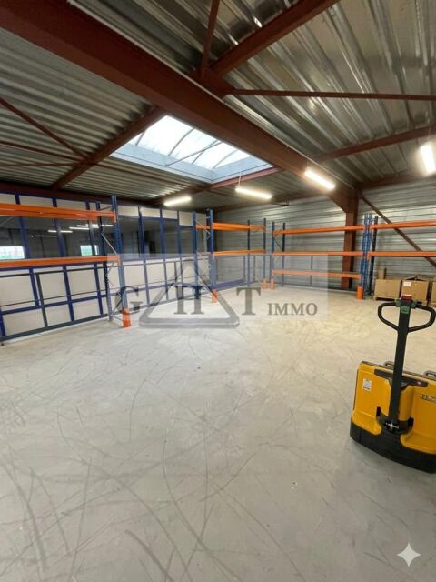   ENTREPOT 892M2 A LOUER SAINT SOUPPLETS 