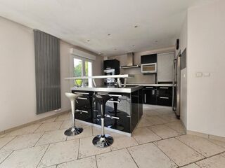  Maison  vendre 6 pices 166 m