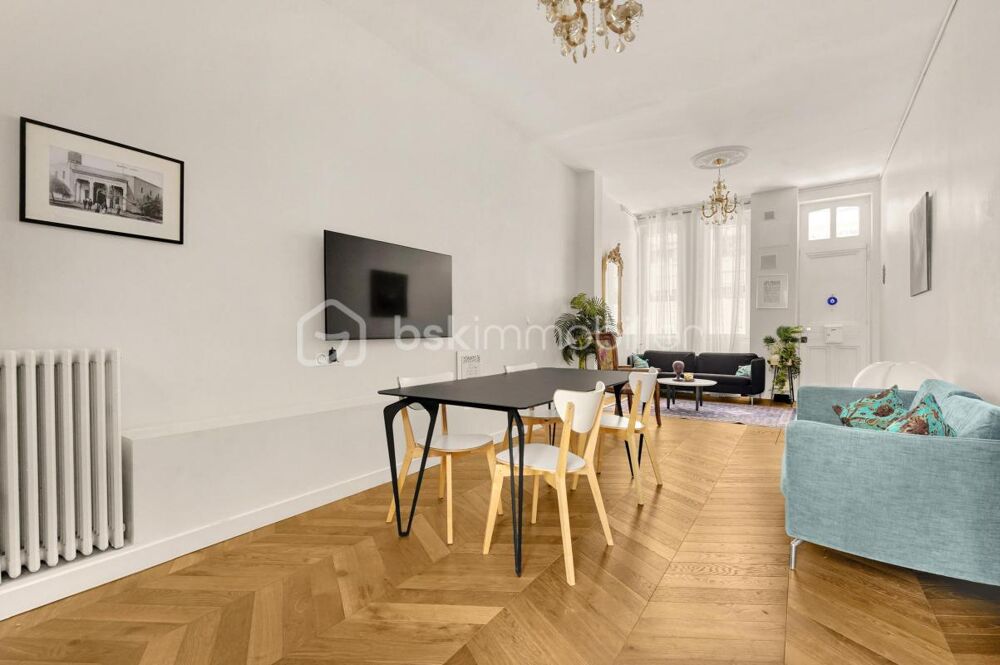 Maison bourgeoise  Quartier des Chalets  111 m² habitables+ terrasse + cave  Garage box possible