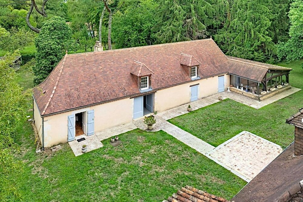 Vente Maison Propriété type longère en pierre, avec piscine, sur un terrain arboré de plus de 15 000 m² Saint geyrac