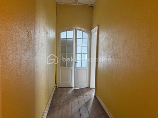  Immeuble à vendre 15 + pièces 370 m²