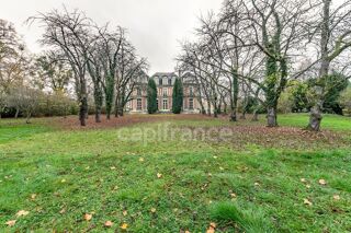  Propri�t�/ch�teau � vendre 15 + pi�ces 736 m�