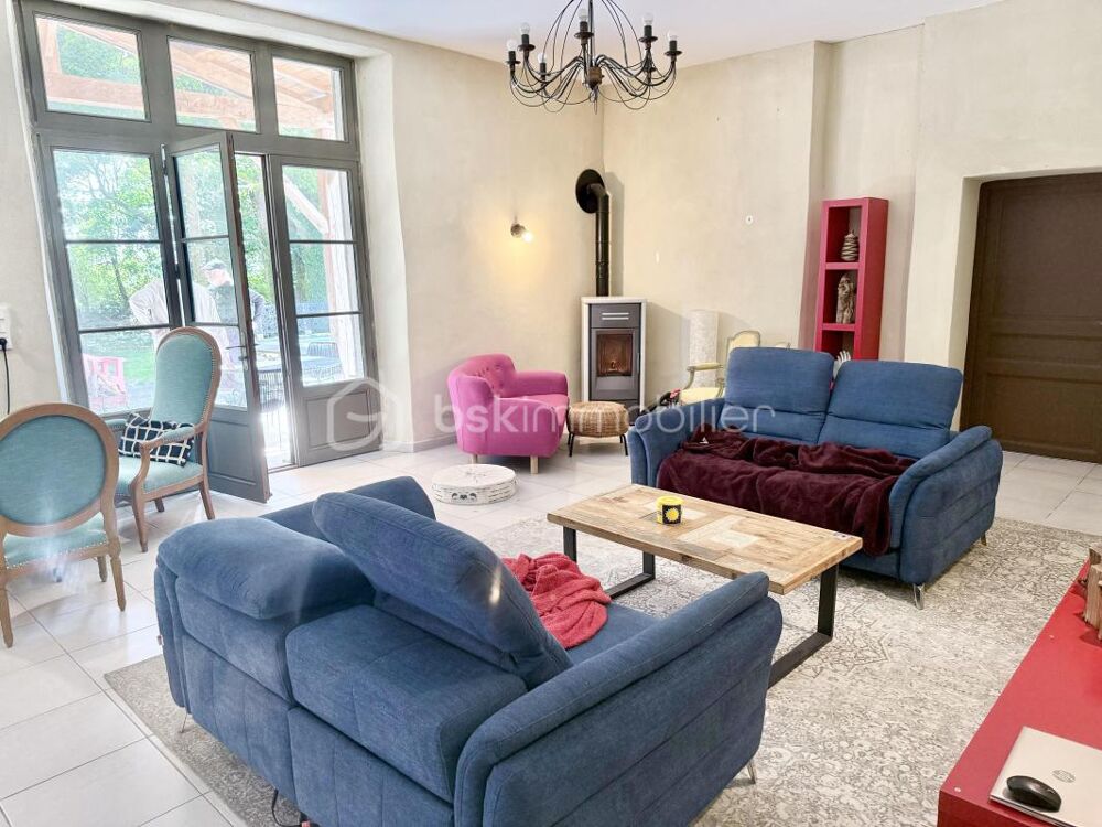 Jolie villa de 16 pièces et 640 m² sur 2 ha de terrain avec piscine
