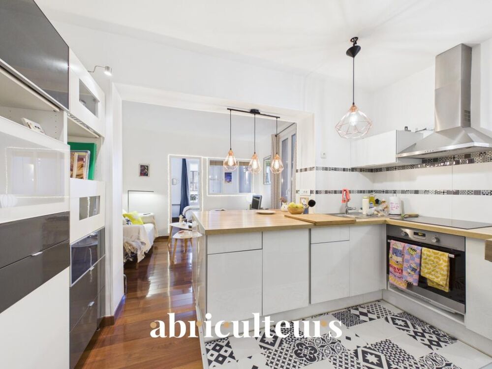 Vente Appartement Appartement avec terrasse de 7m² en vente à  Paris 11e, Rue de la Fontaine au Roi (75011) Paris 11
