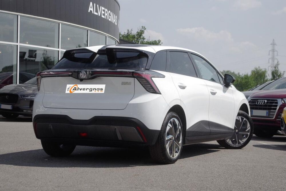 MG4 EV 64KWH - 150 KW 2WD LUXURY 2023 occasion 78240 Chambourcy