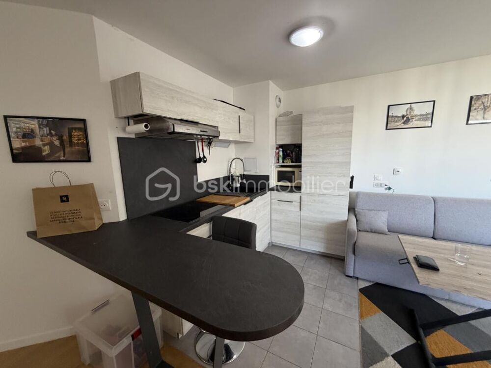 Charmant petit F3 récent avec loggia, ascenseur et double parking