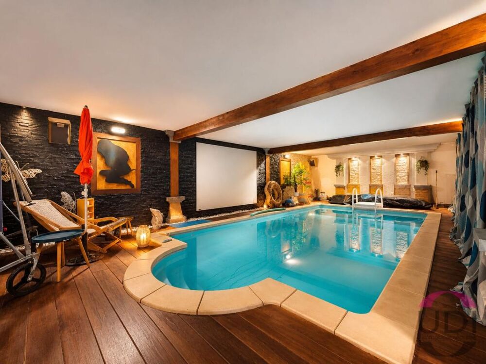 Hyper-centre-ville  Maison de style loft avec piscine intérieure - Montluçon
