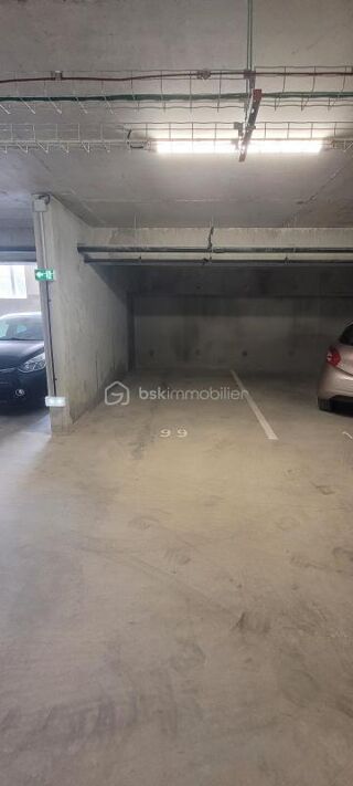  Parking / Garage  louer 