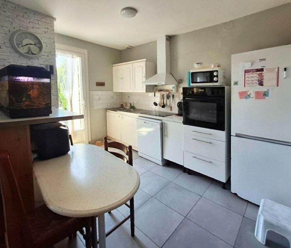 Vente Maison Maison de plain-pied avec grand garage, jardin et panneaux solaires - Saint-Christoly-de-Blaye (33920) Saint christoly de blaye