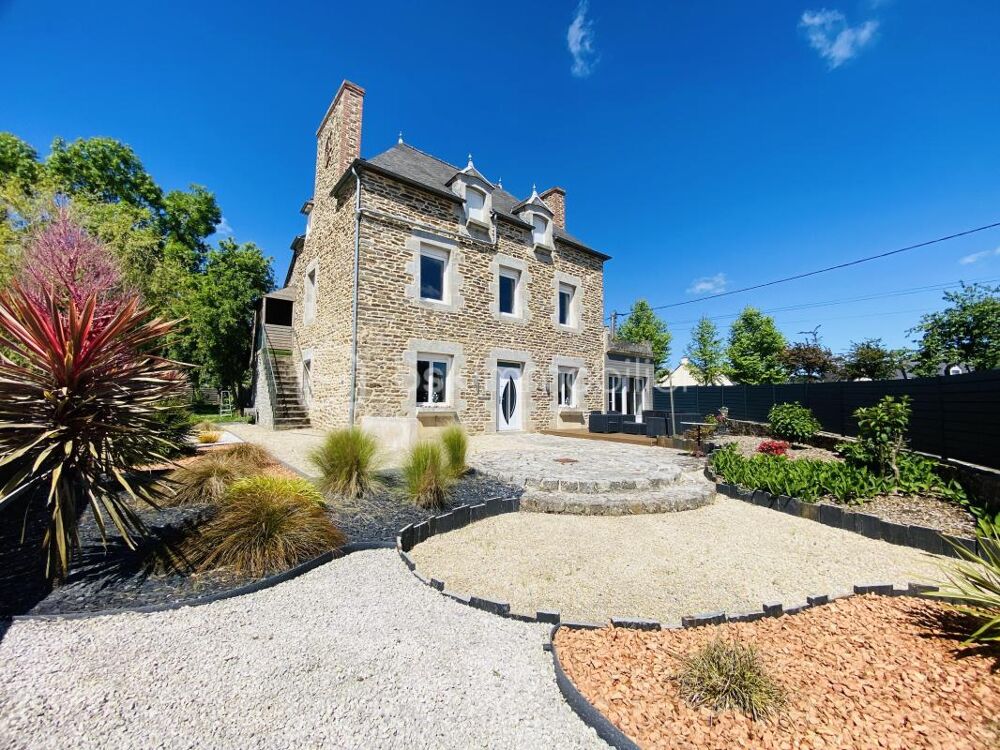 Maison de 210 m² accompagnée dun studio indépendant - Pleslin-Trigavou
