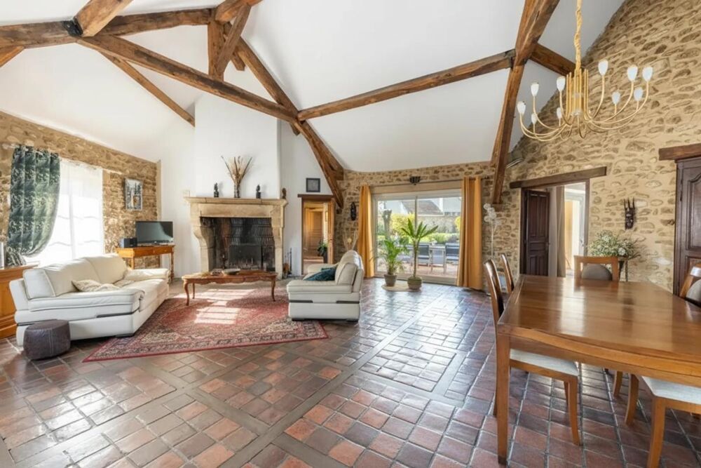 Élégante maison en pierre, 298m² à Flacourt