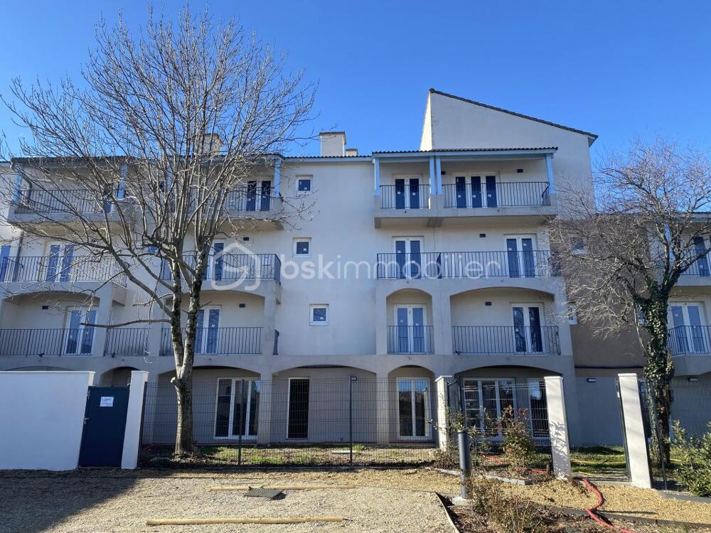 Appartement 2 pièces  68 m² avec jardin de 103 m²  à restaurer entièrement - Résidence avec ascenseur et parking avec portail
