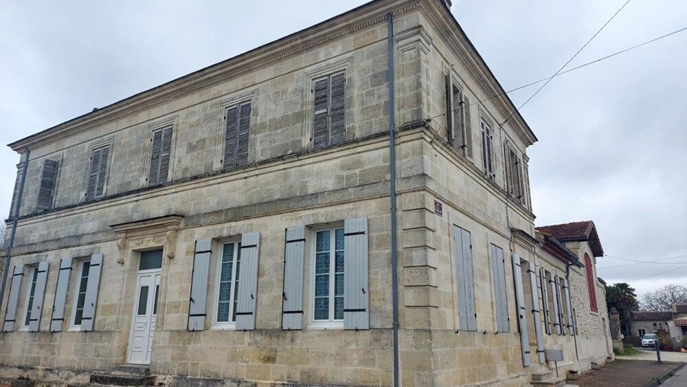 Maison 8 pièces 230 m² · à Blaignan · 230 m² · 180 000 €