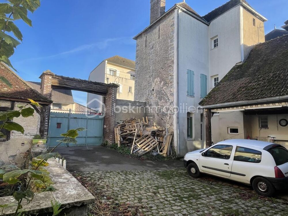Vente Immeuble IMMEUBLE COMPOSÉ DE 3 APPARTEMENTS AVEC UNE TRÈS BELLE RENTABILITÉ LOCATIVE DE PLUS DE 12% ! Villeneuve sur yonne