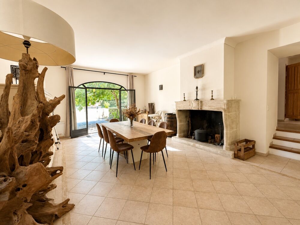 Vente Maison Mas du XVIIIe siècle de 210 m2, piscine, jardin de 6400 m2  OPPEDE (84) Oppede