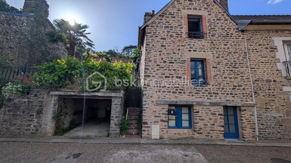 Vente Maison MAGNIFIQUE MAISON DE CARACTERE QUARTIER HISTORIQUE     79 M²    2 CHAMBRES + MEZZANINE Fougeres