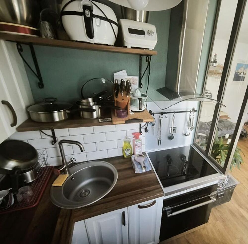 BOULOURIS, À vendre Superbe F2 avec terrasse, parking et cave Proche commerces & mer