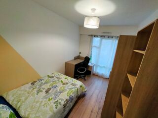  Appartement à louer 4 pièces 82 m²