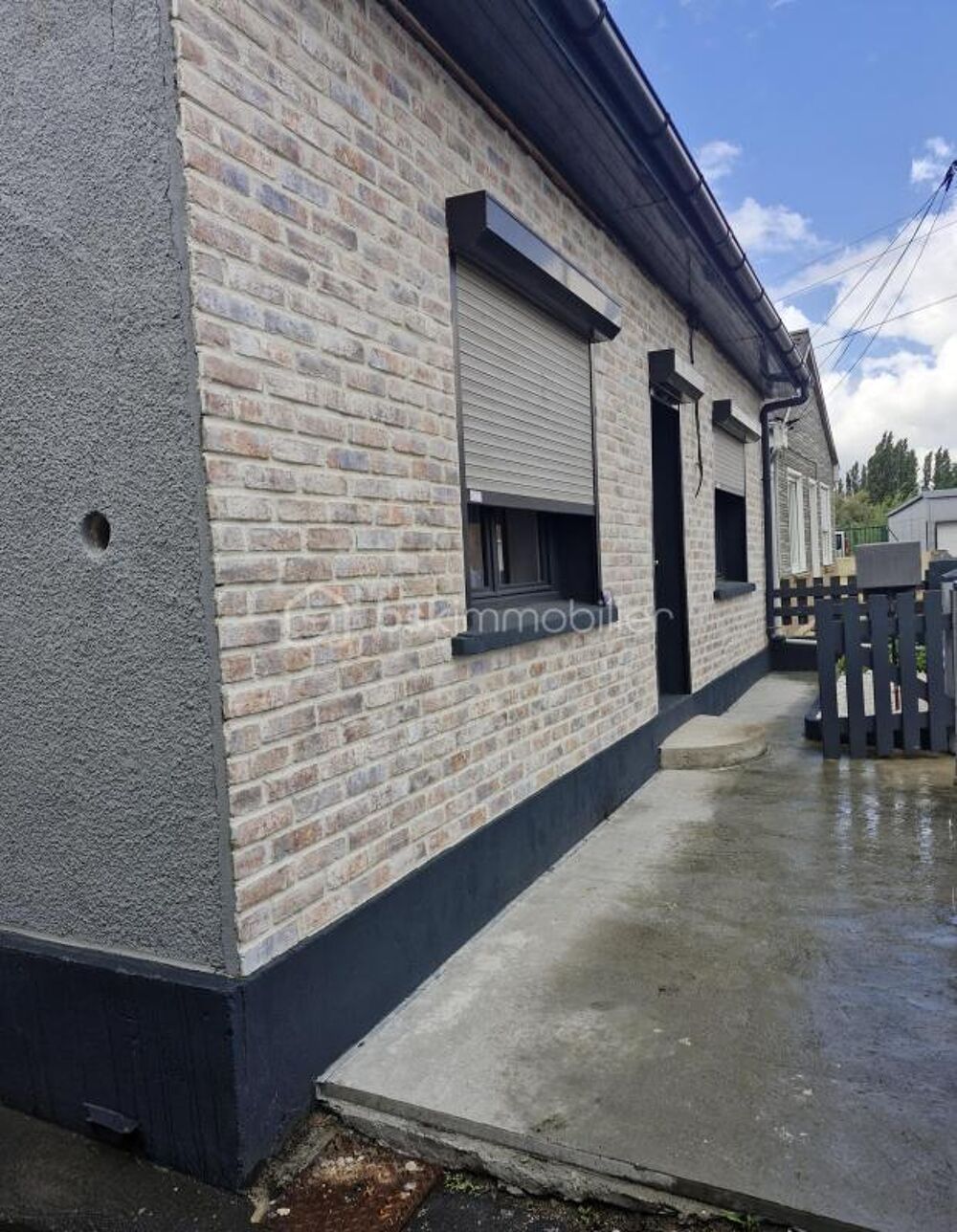 PLAIN-PIED INDIVIDUEL  3 CHAMBRES  STUDIO INDÉPENDANT 45 M²  GARAGE 2 VOITURES  ANNAY