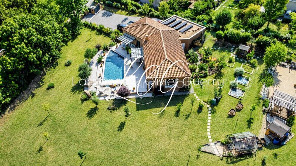 Vente Propriété/Château Superbe Villa Contemporaine de 140 m² de plain pied - Terrain de 4450 m² arboré et paysagé - Piscine sur mesure Joncels