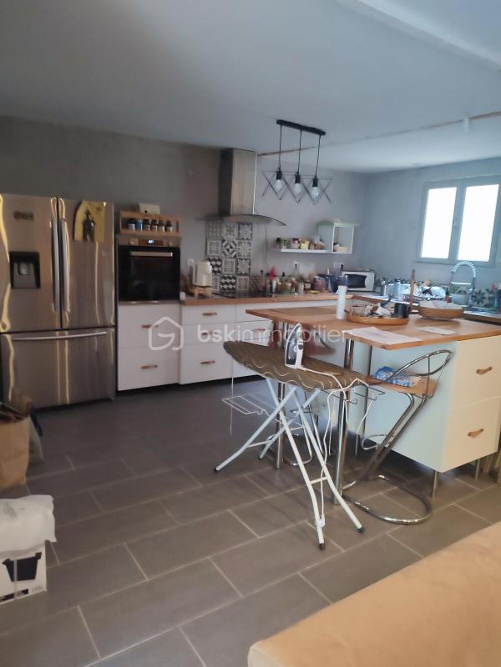 4 pièces 103 M2 sur la plus belle place