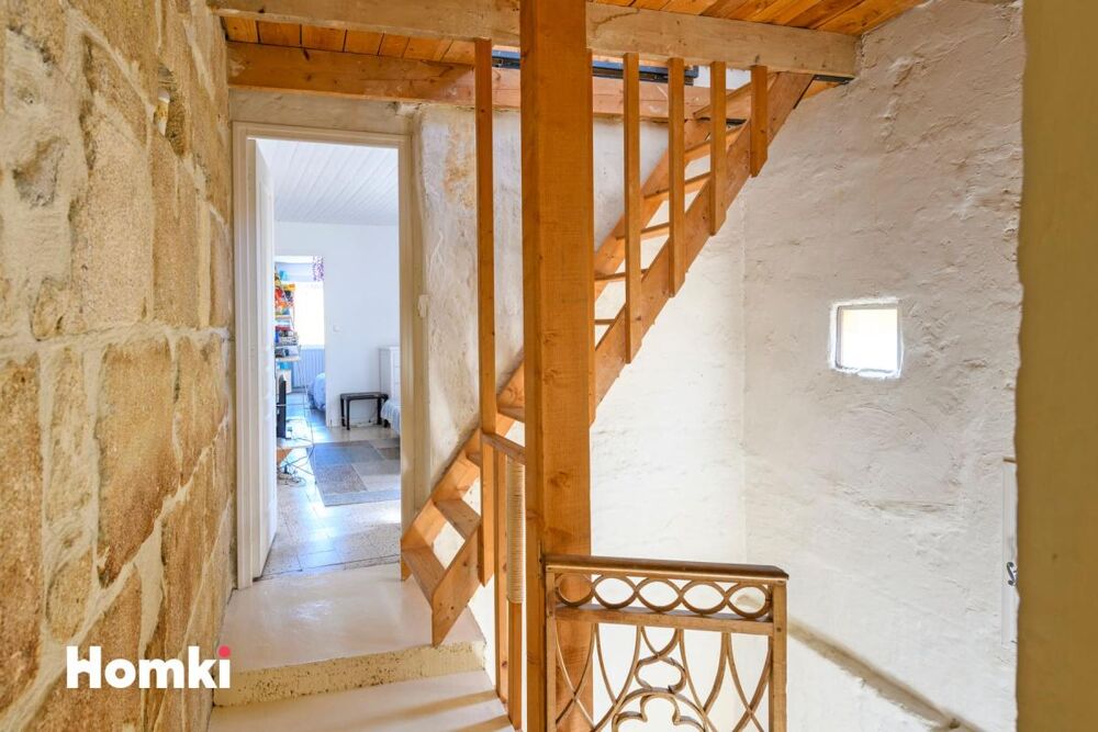 Maison de ville 7 pièces de 174 m² avec garage et balcon sur Sommières