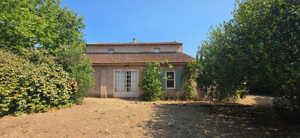LE MUY: Demeure de prestige en pierre ? Une propriété de caractère au coeur de la Provence varoise
