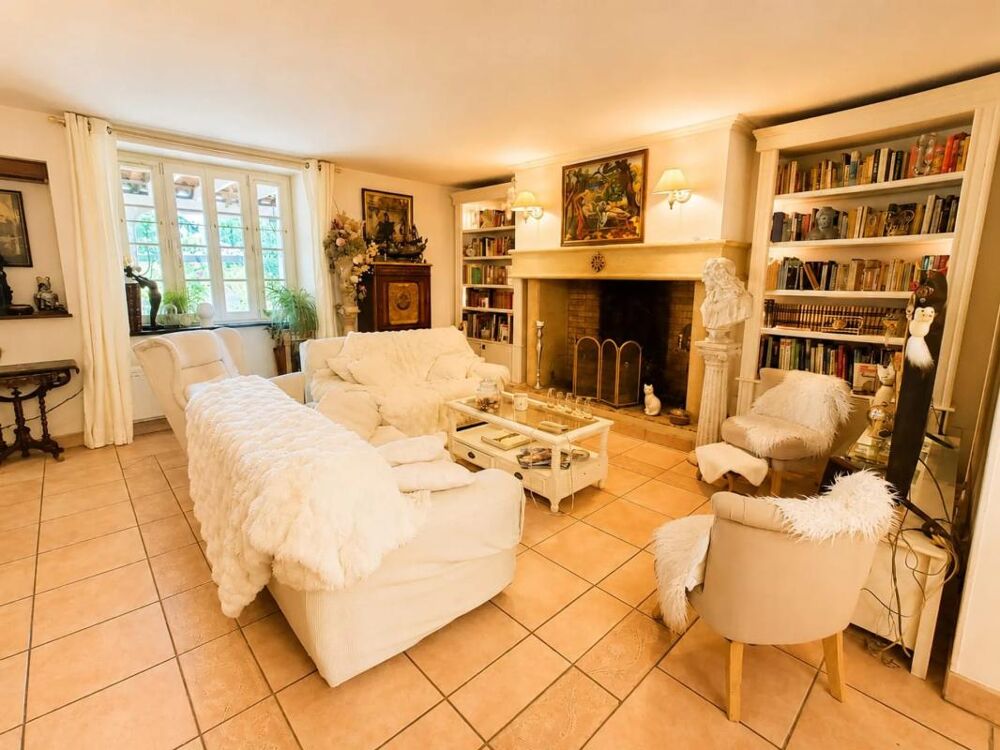 Propriété d'exception aux multiples possibilités - 384 m²