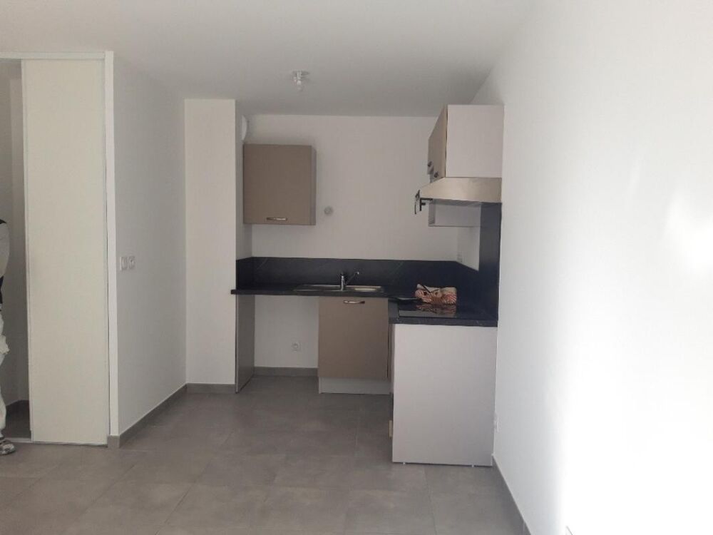 Location Appartement T2 avec terrasse et parking au LAVANDOU Le lavandou
