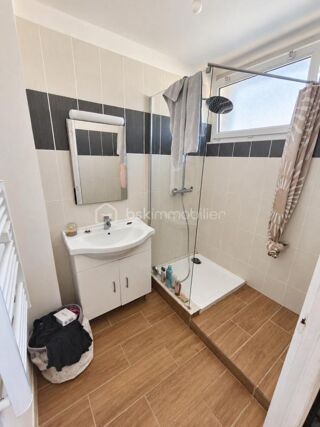 Vente Maison PONT-D'OUILLY  Une maison au cœur du village, une terrasse au soleil et des possibilités à découvrir ! 115 000 € honoraires d'ag Pont d ouilly