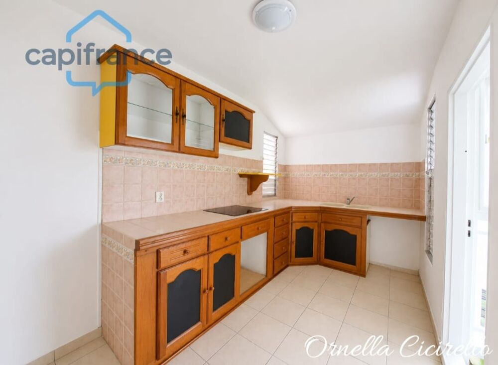 Appartement à vendre Petit-Bourg Bourg  86 m²  3 chambres + espace modulable  Parking