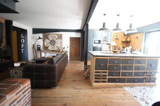  Propri�t�/ch�teau � vendre 10 pi�ces 245 m�