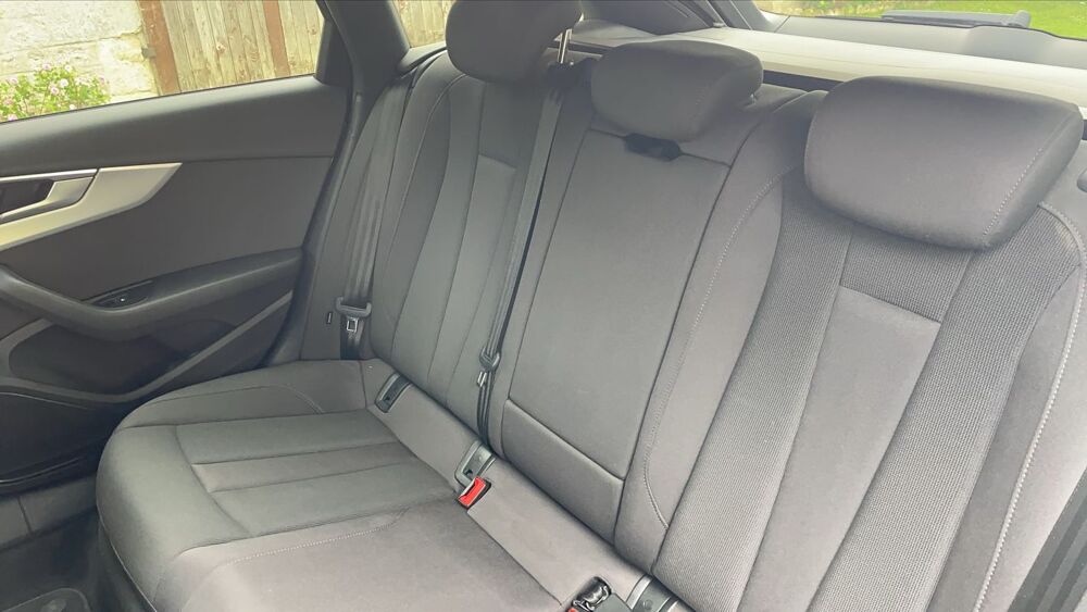 A4 IV 40 TDI 190 Quattro S-Tronic 7 Design - Automatique Entret 2019 occasion 02200 Soissons