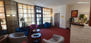  Maison à vendre 15 + pièces 576 m²