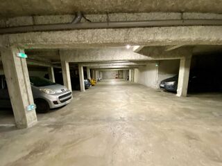  Parking / Garage à louer 14 m²