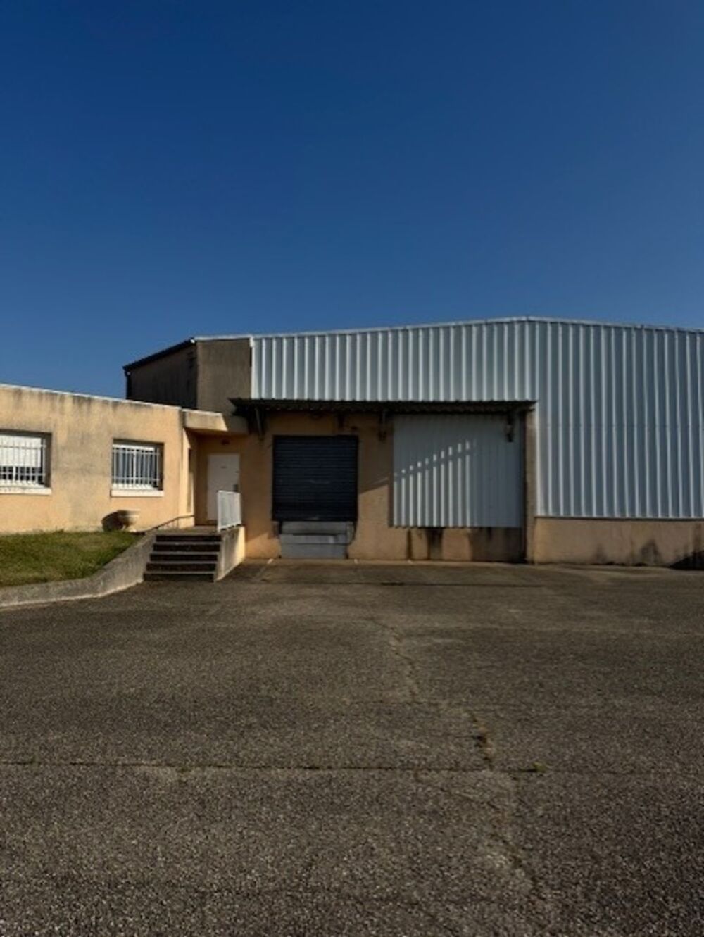   Locaux industriels de 488 m² à louer (38) Chanas