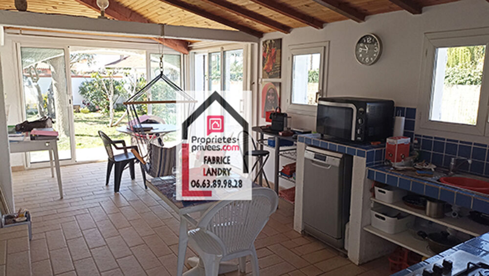 Villa 3 faces 3 chambres avec piscine quartier calme