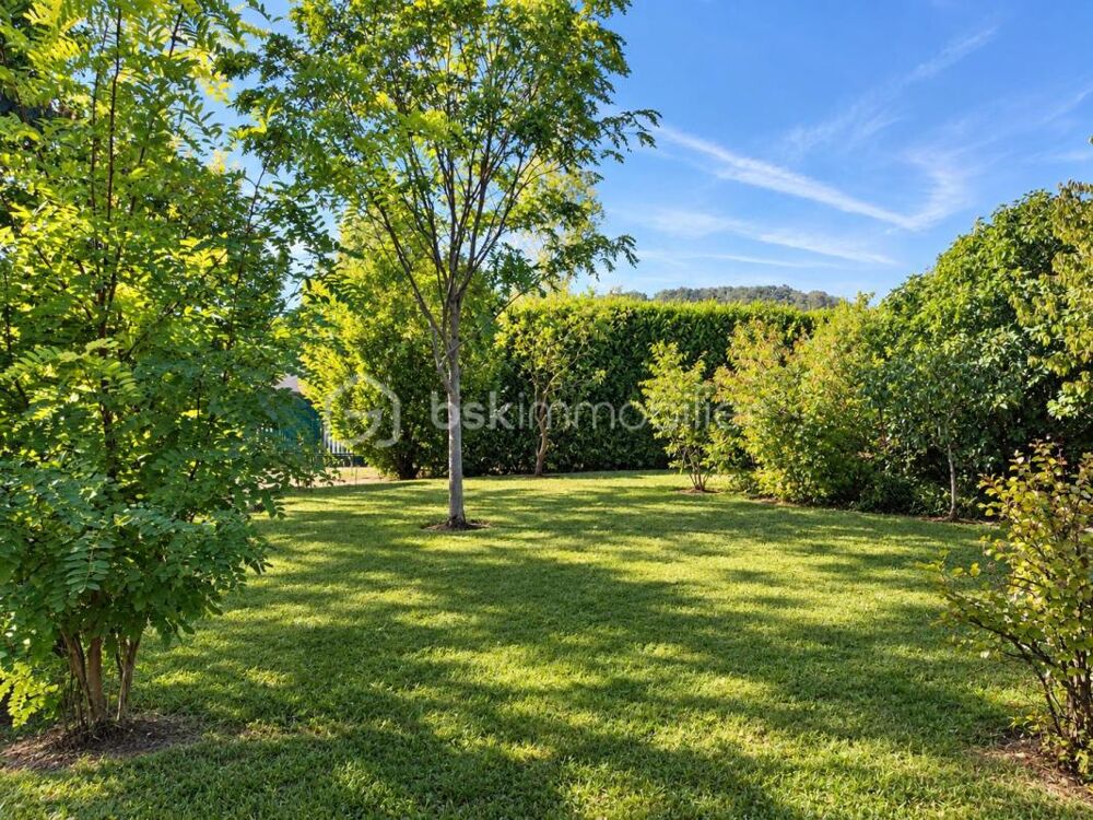 Vente Maison Construction étant un garage atelier pouvant être réhabilité en habitation La chapelle sur oreuse