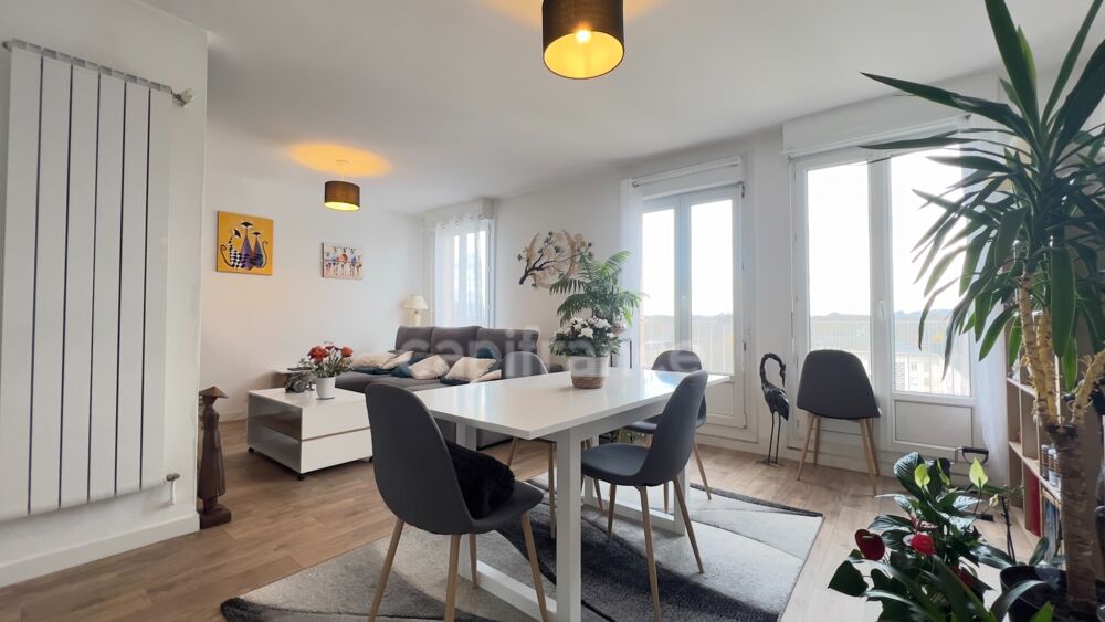 Vente Appartement QUIMPER-Sud, rue du Léon (Quartier Prat-Maria), appartement de type T5 modifié en T4 de plus de 83 m² habitable, situé au 7ème é Quimper