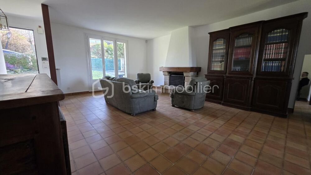 Maison individuelle 185 m2 - 5 chambres + bureau - garage et terrain 760 m2