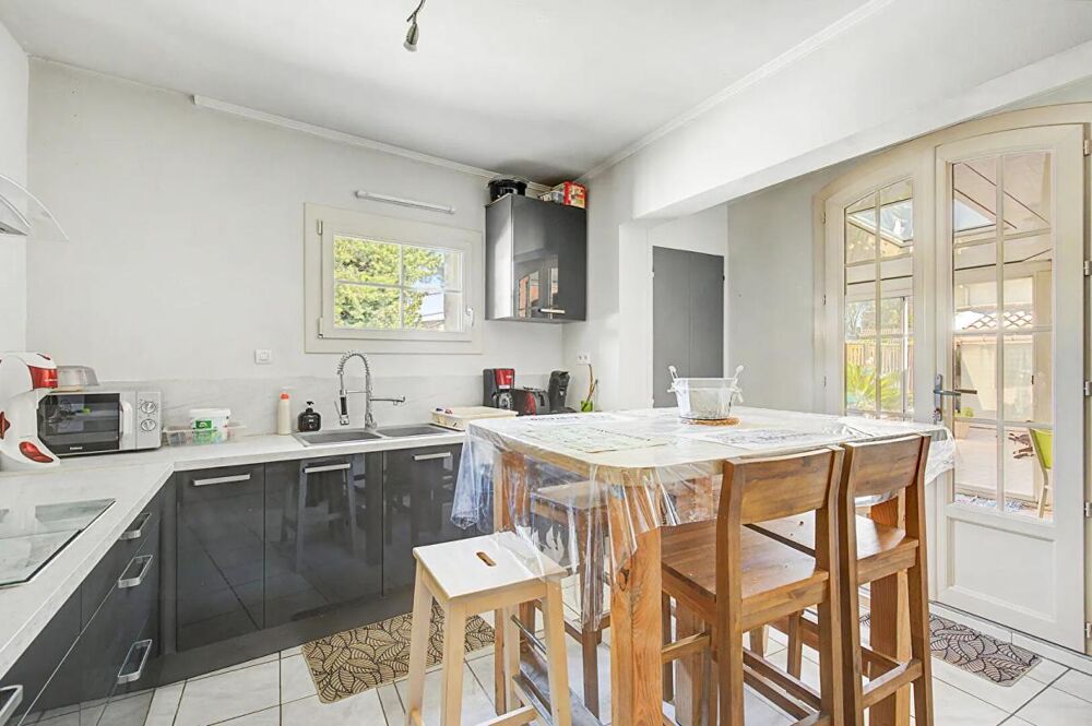 AVIGNON extra Muros Appartement T5 avec terrasse et stationnements