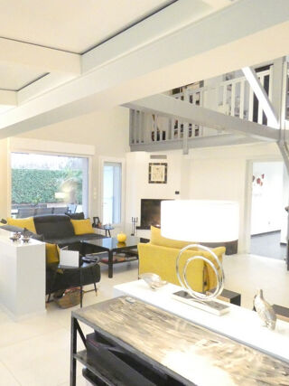  Maison � vendre 5 pi�ces 205 m�