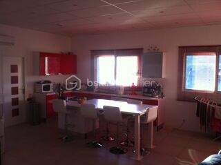  Immeuble � vendre 10 pi�ces 450 m�