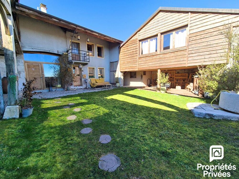 Corps de ferme de caractère rénové - 278 m² - 5 chambres - Jardin - Dépendances - Collonges (01550) - Pays de Gex
