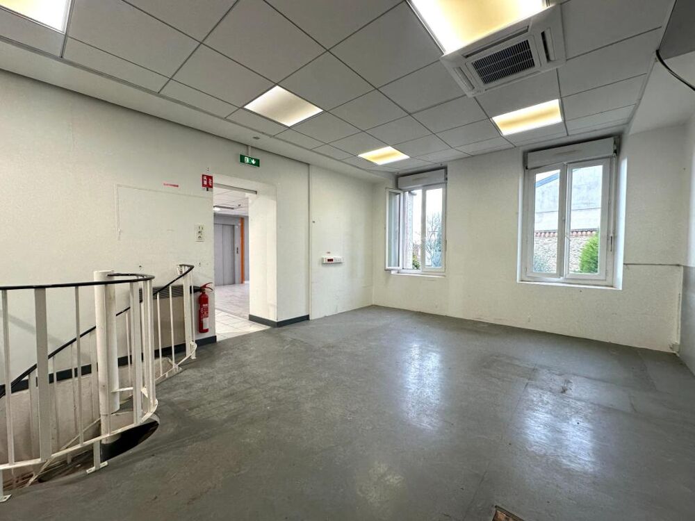   Local/bureau à vendre CASTELNAUDARY (11) - LOCAL COMMERCIAL - VISIBILITE - EMPLACEMENT - LUMINEUX - VENTE INTERACTIVE 