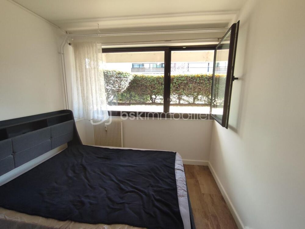   CHÂTENAY-MALABRY – ATELIER AMÉNAGÉ DE 11,74 m² DANS UN CADRE PRIVILÉGIÉ 