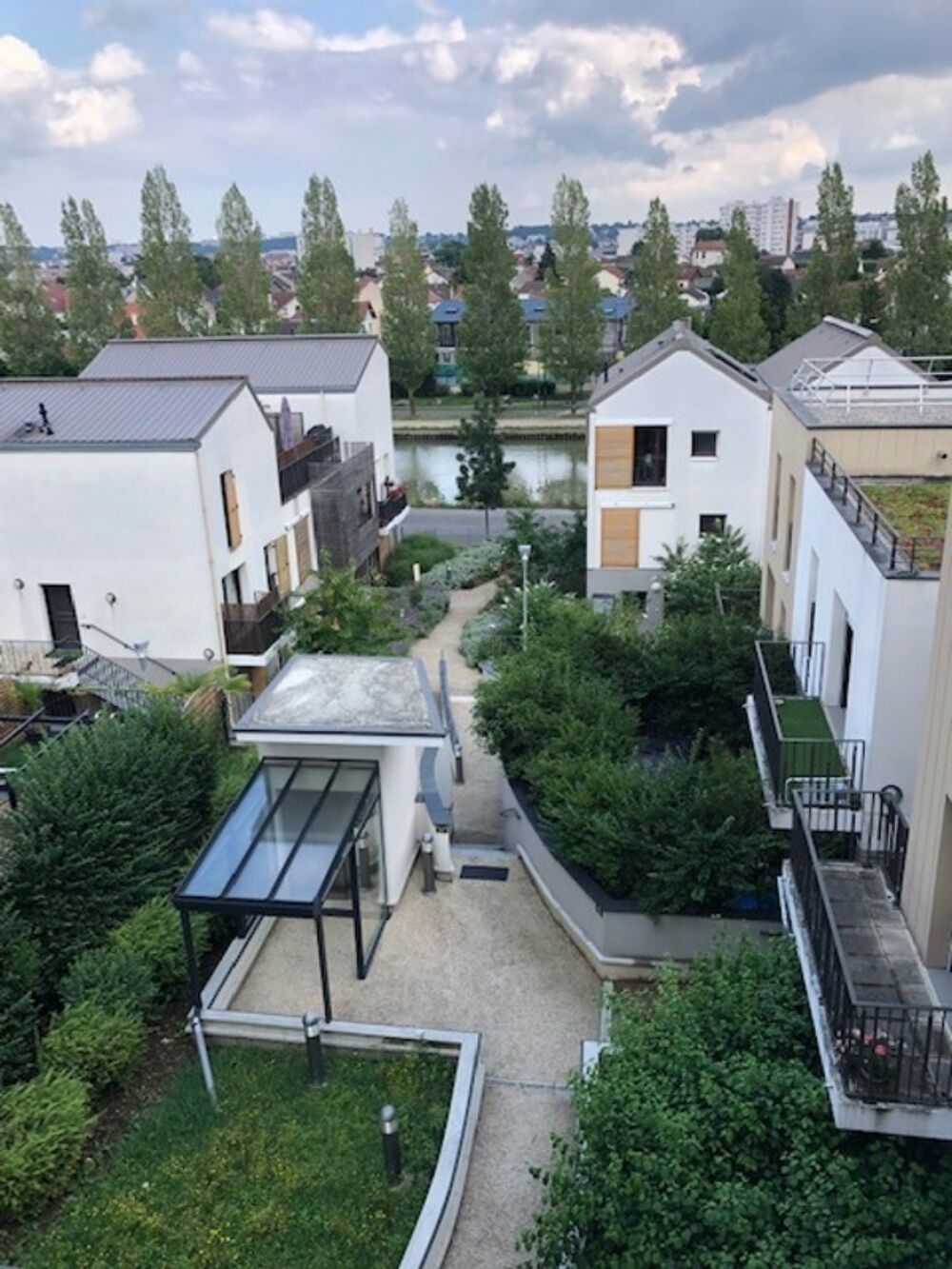 93320  LES PAVILLONS-SOUS-BOIS  APPARTEMENT  40 M²  2 PIÈCES  BALCON  VUE CANAL  PARKING EN SUS  IMMEUBLE 2015