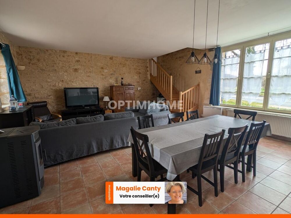 Vente Maison HAUTEFORT (24) maison spacieuse 4 chambres et piscine Hautefort