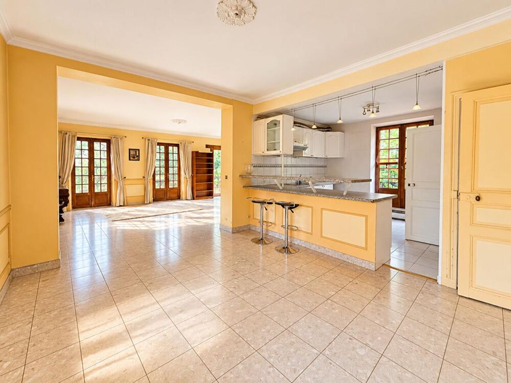 Vente Maison Maison de charme dans quartier priviligié LA CHASSE Beauchamp
