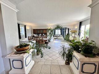  Propriété/château à vendre 6 pièces 220 m²
